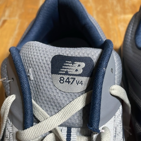 NWOT New Balance 847 v4 waking shoes - Picture 2 of 7